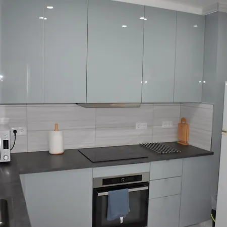 Appartement Torri - 3 Mins Walk To