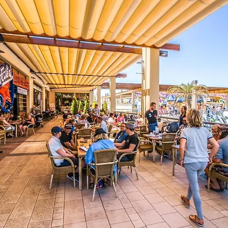 Torri - 3 Mins Walk To Appartement