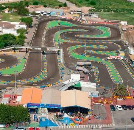 Torri - 3 Mins Walk To *