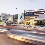Torri - 3 Mins Walk To Апартаменты